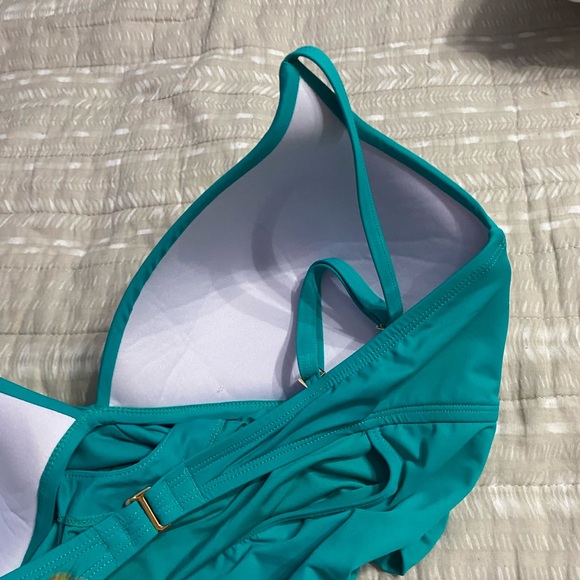 La Blanca 16 green Island Godess Twist Keyhole One Piece Swimsuit emerald plus - Picture 2 of 9